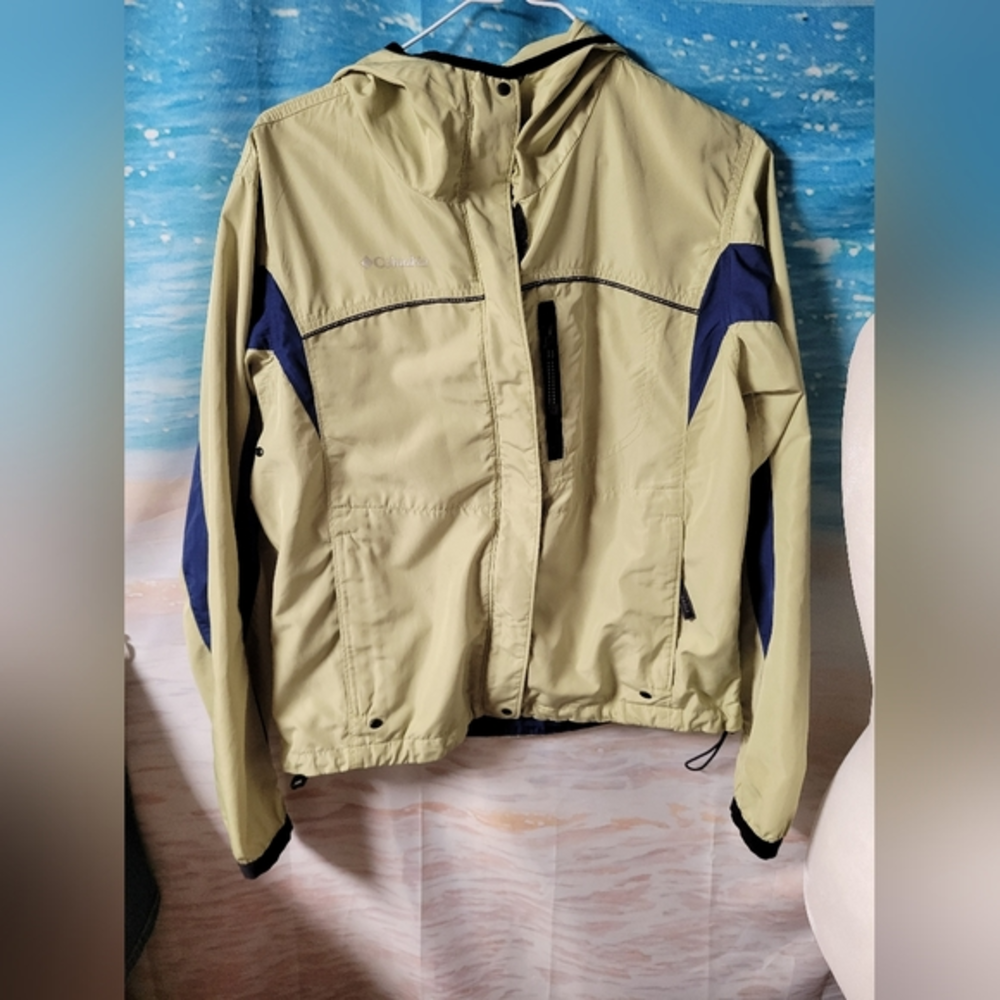 Columbia Women's Size Medium Windbreaker Jacket‎